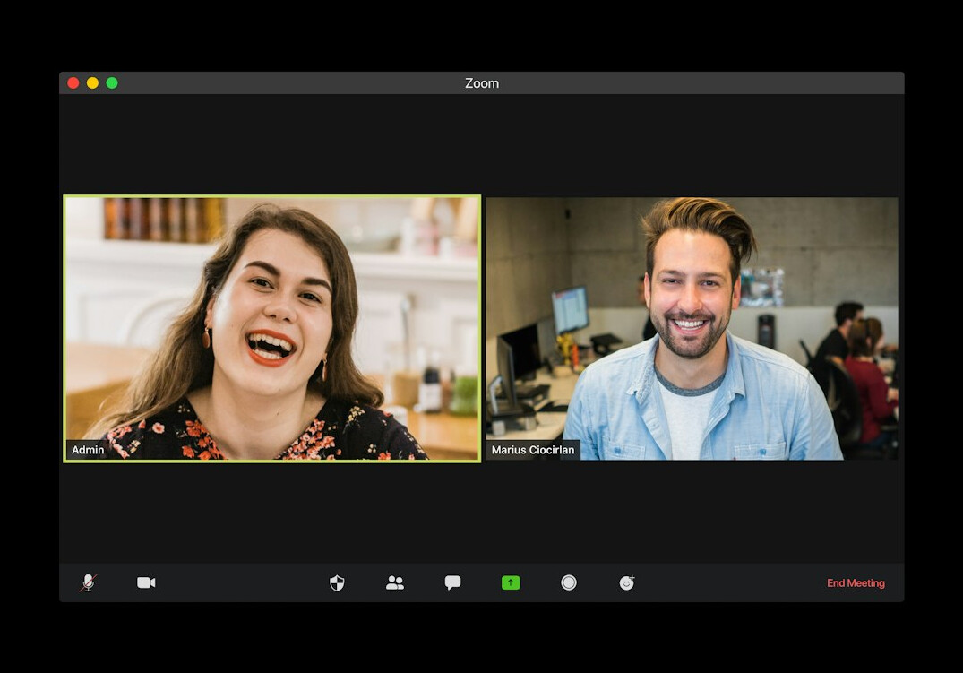 group chatting online